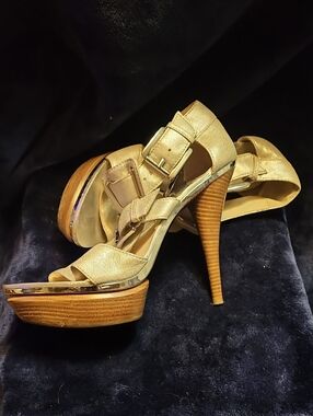 MICHAEL Michael Kors Gold Metallic Platform Heel Sandals
